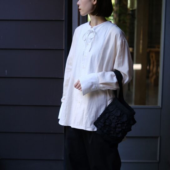 【manon】PIN TUCK RIBBON BLOUSE（MNN-SH-272） ¥20,900